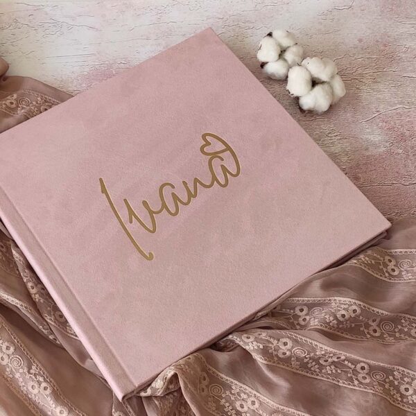 Prazni albumi za fotografije s personaliziranim koricama