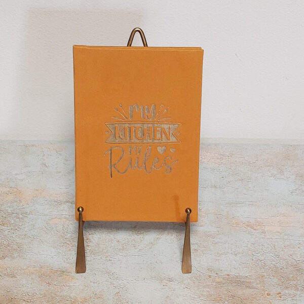 Pokloni 133 My Kitchen - Planer Kuharica - Žute korice + Srebrni tisak