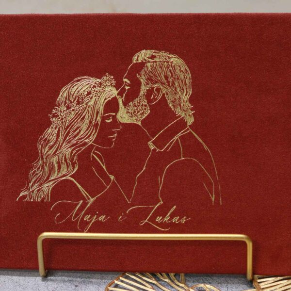 Personalizirani Plakat na Baršunu – Luksuzni Dodir Elegancije